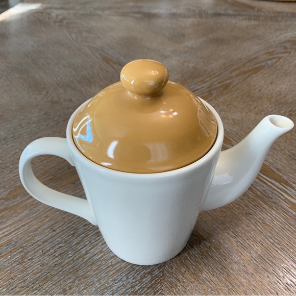 Tim Hortons White And Mustard Single Serve Teapot - Picture 3 of 7